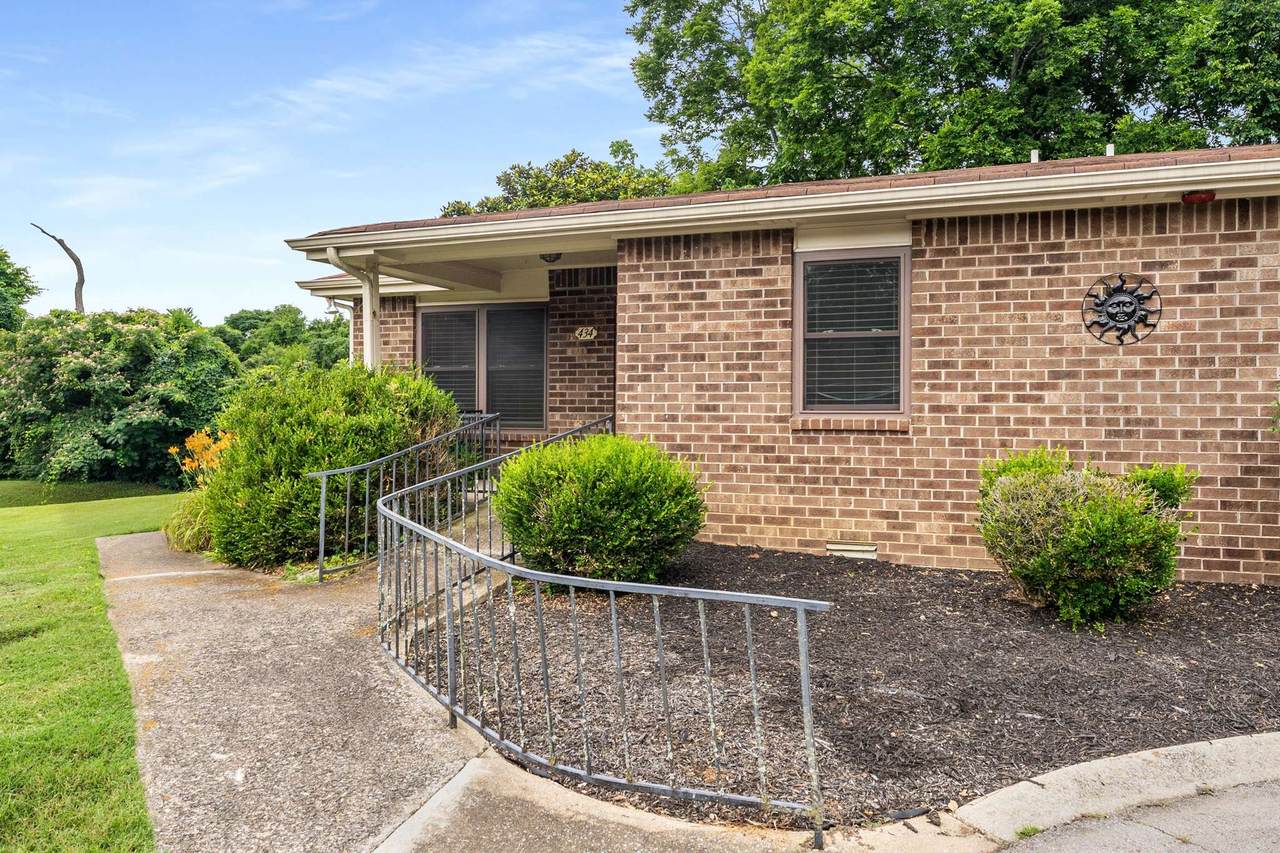 434 Deer Lake Dr - Photo 1