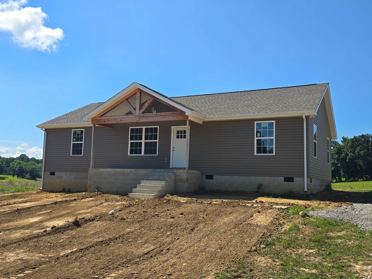 1190 Hutchins Rd - Photo 1
