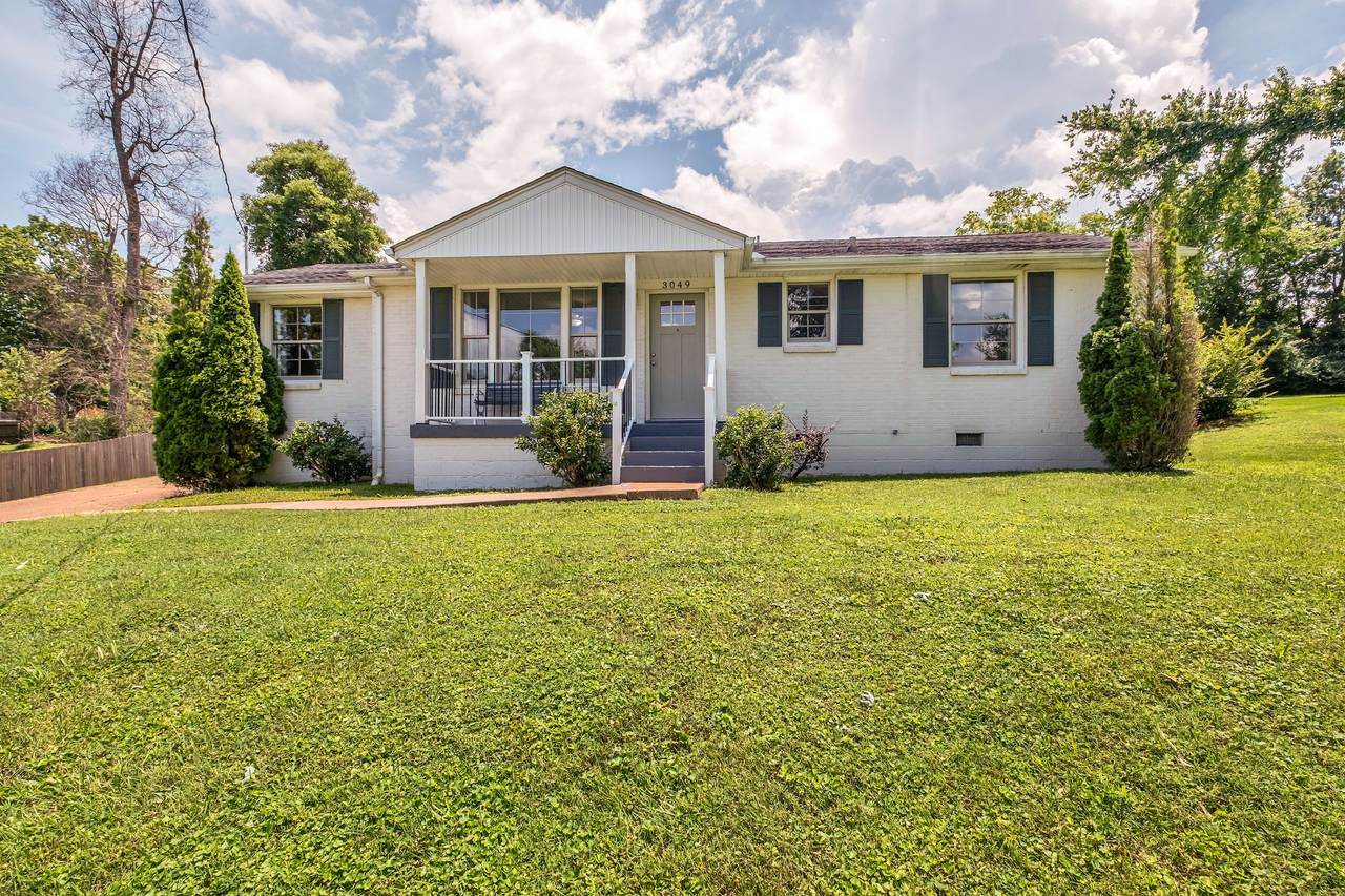 3049 Edgemont Dr - Photo 1