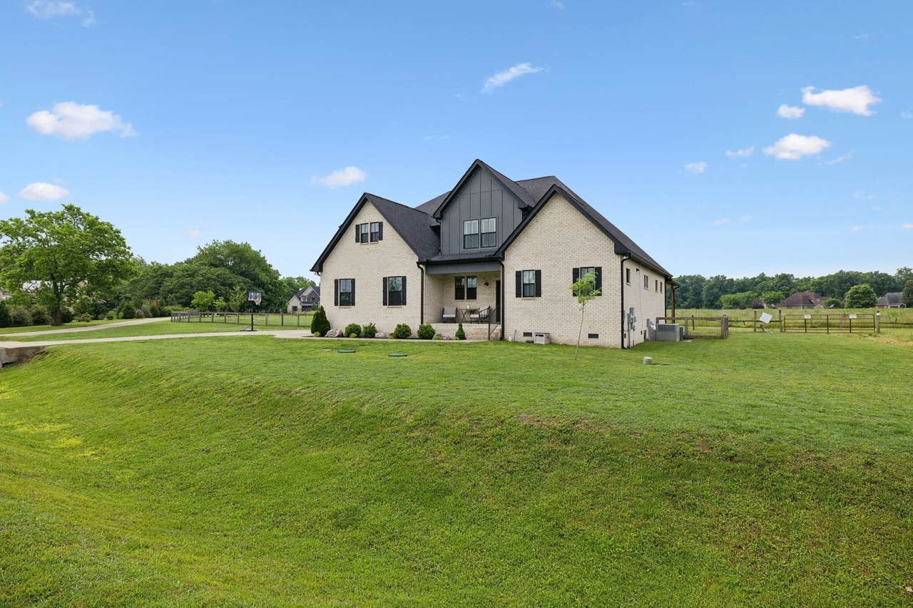 108 Hawksbeard Ct - Photo 1