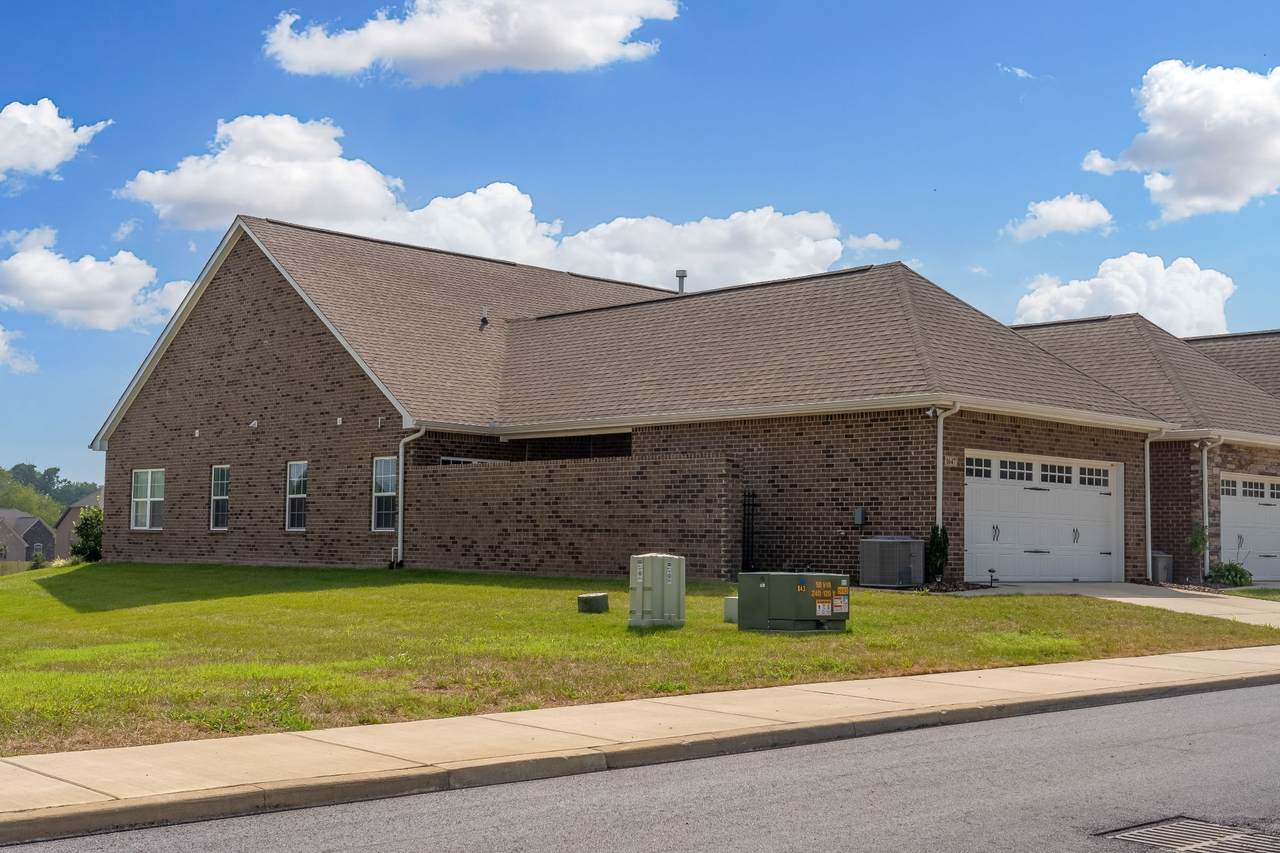 1647 Foston Ln - Photo 1