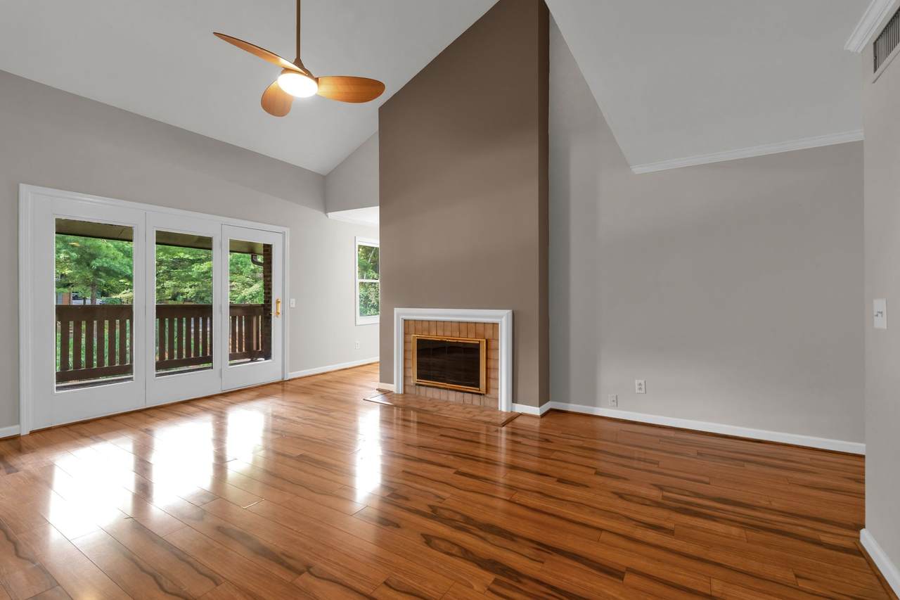 123 Hillsboro Pl - Photo 1