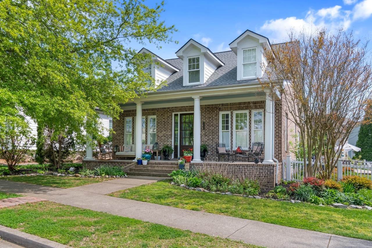 3448 Colebrook Dr - Photo 1
