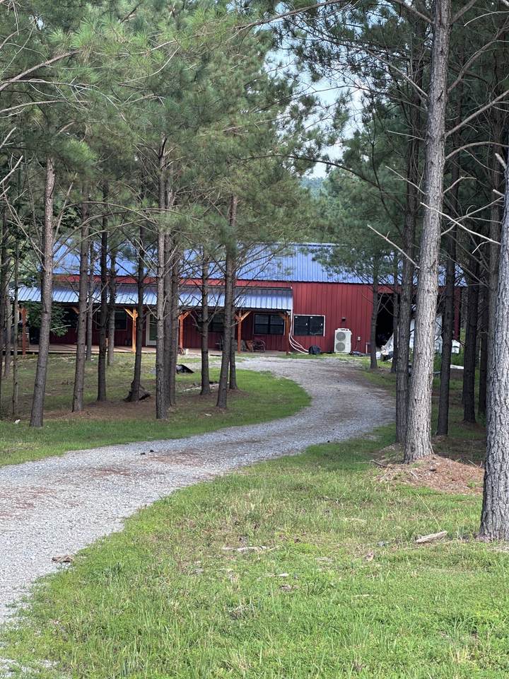 201 Summit Dr - Photo 1