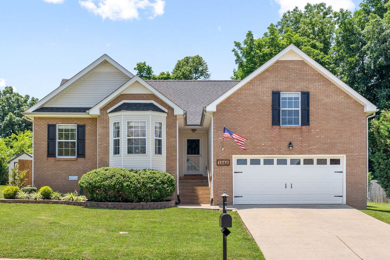 1542 Autumn Dr - Photo 1