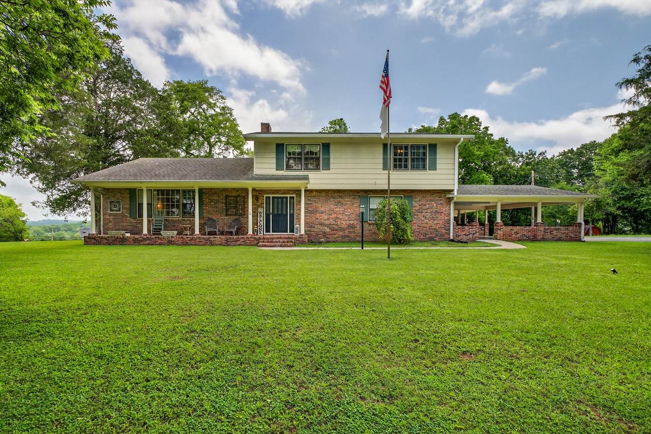 1802 Dunroamin Ln - Photo 1