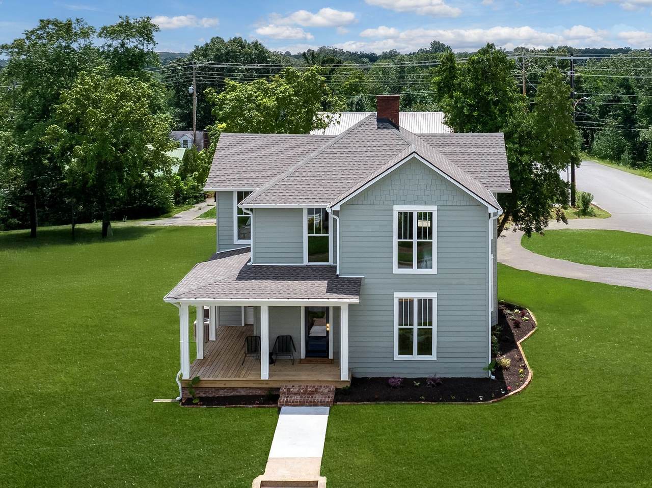 414 West College Street - Photo 1