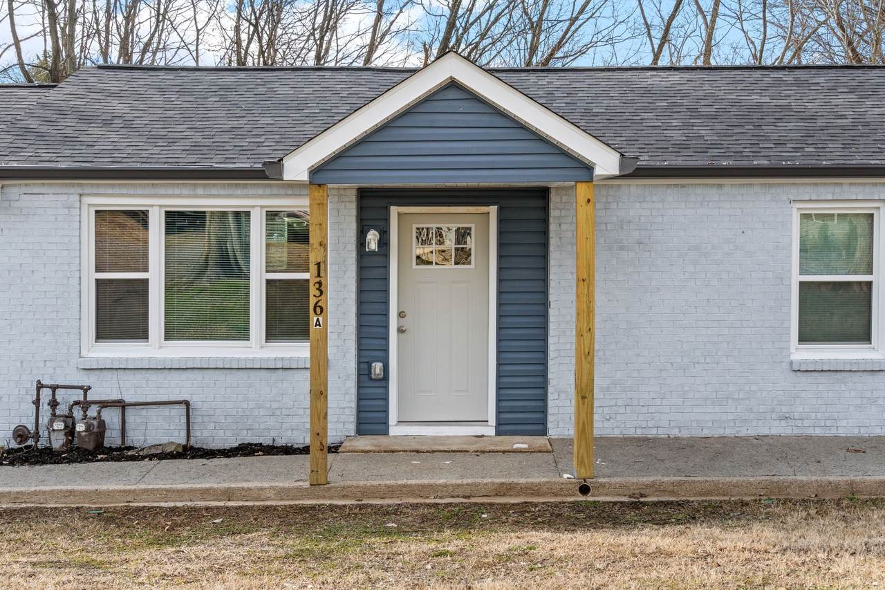 136 W Rossview Rd - Photo 1