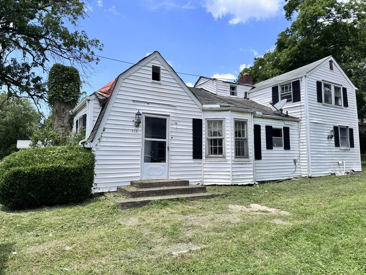 612 E Madison St - Photo 1