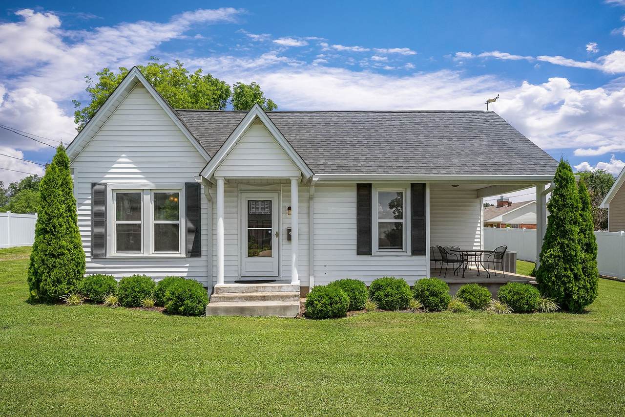 304 W Main St - Photo 1
