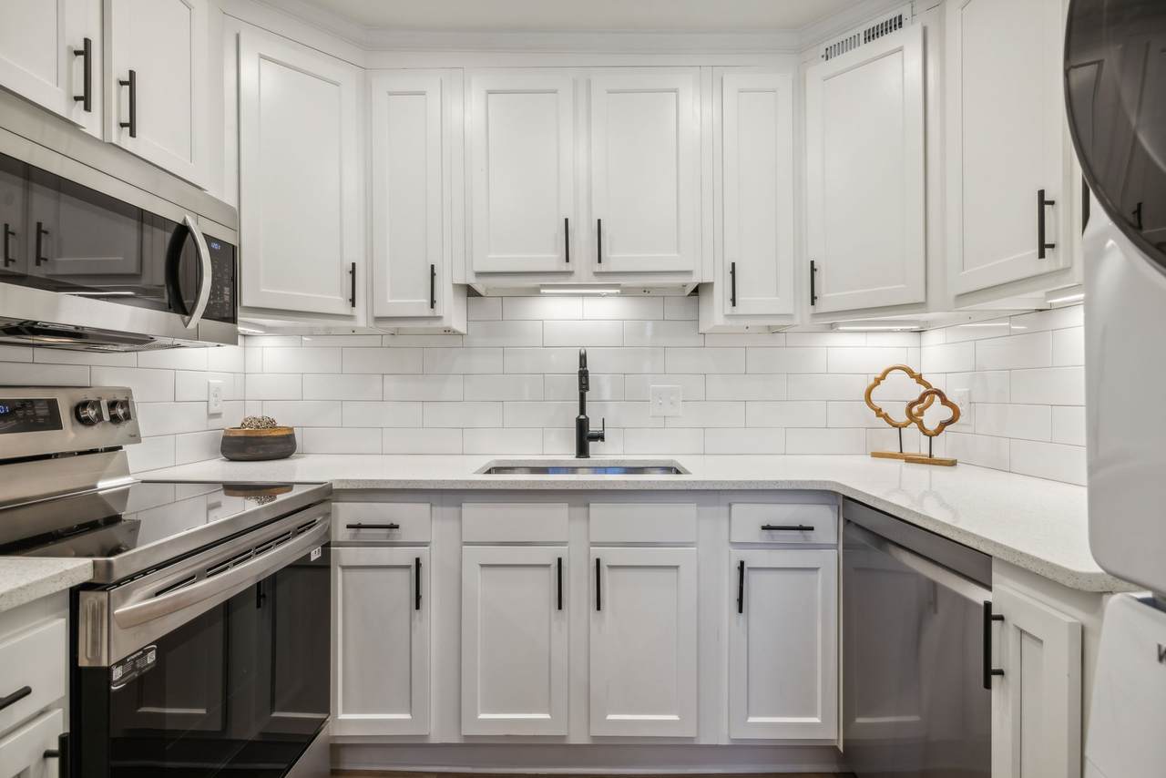 1011 Murfreesboro Rd - Photo 1