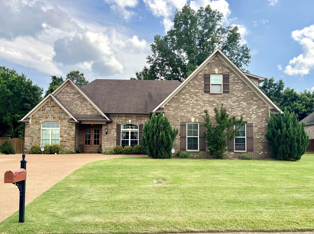 105 Flagstone Dr - Photo 1