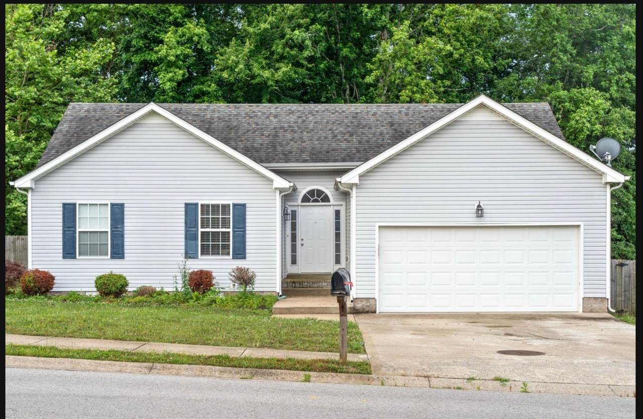 1688 Parkside Dr - Photo 1
