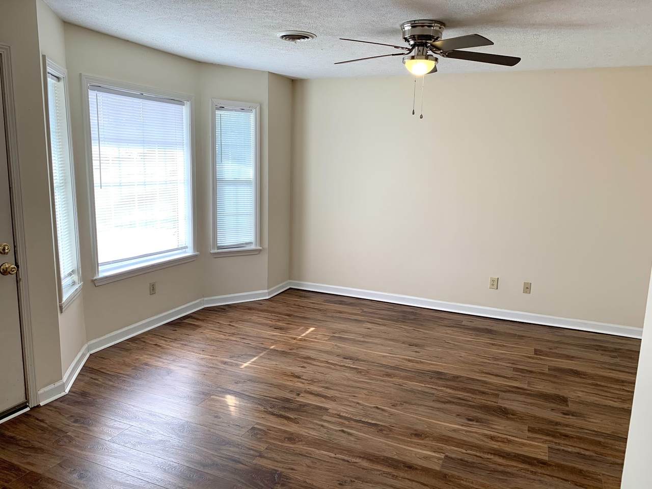 https://bt-photos.global.ssl.fastly.net/nashville/1280_boomver_1_RTC2929276-1.jpg