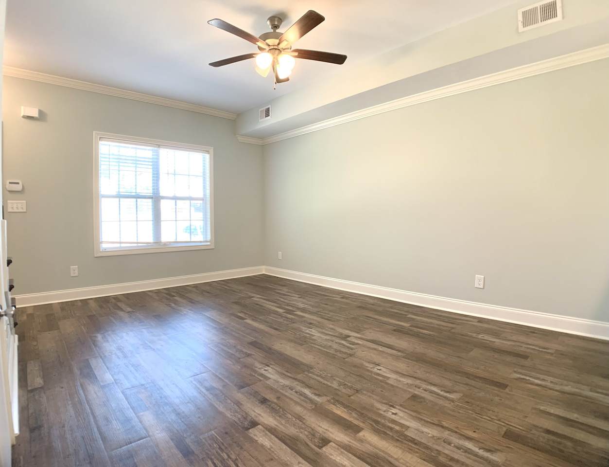 https://bt-photos.global.ssl.fastly.net/nashville/1280_boomver_1_RTC2930015-1.jpg