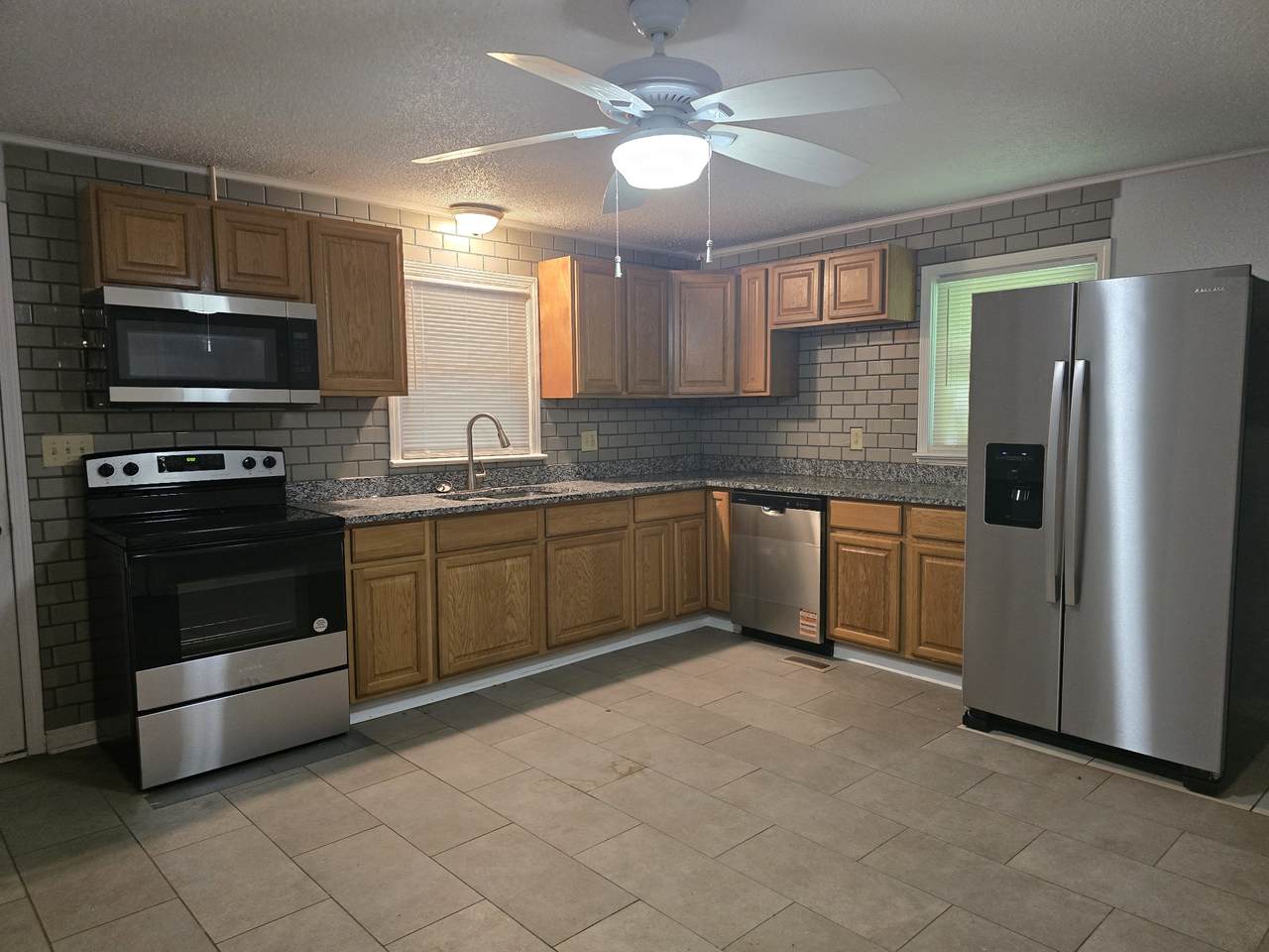 https://bt-photos.global.ssl.fastly.net/nashville/1280_boomver_1_RTC2930050-1.jpg