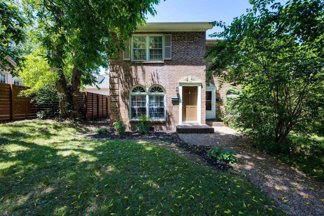 2604 Belcourt Ave - Photo 1