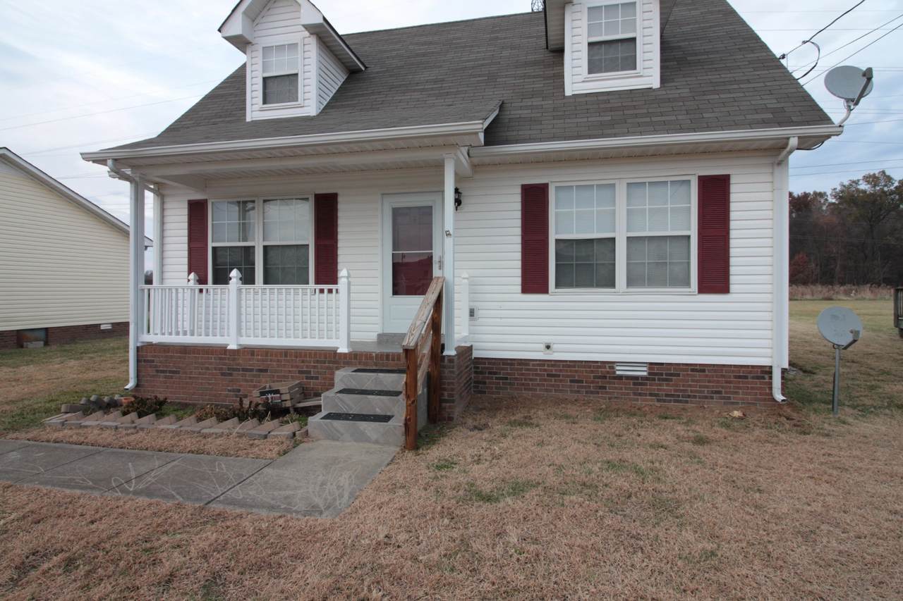 135 Waterford Dr - Photo 1