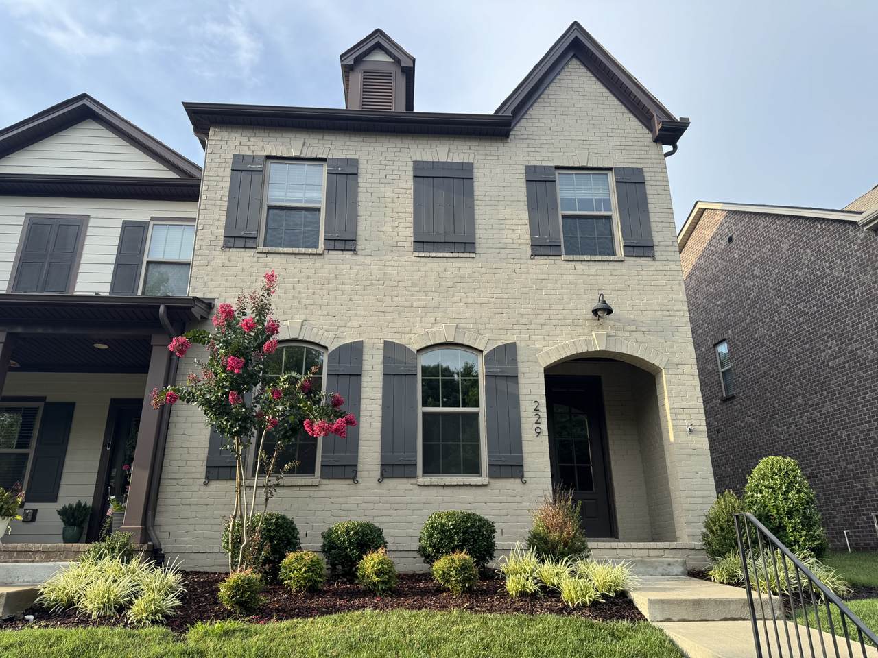229 Claremont Ct - Photo 1