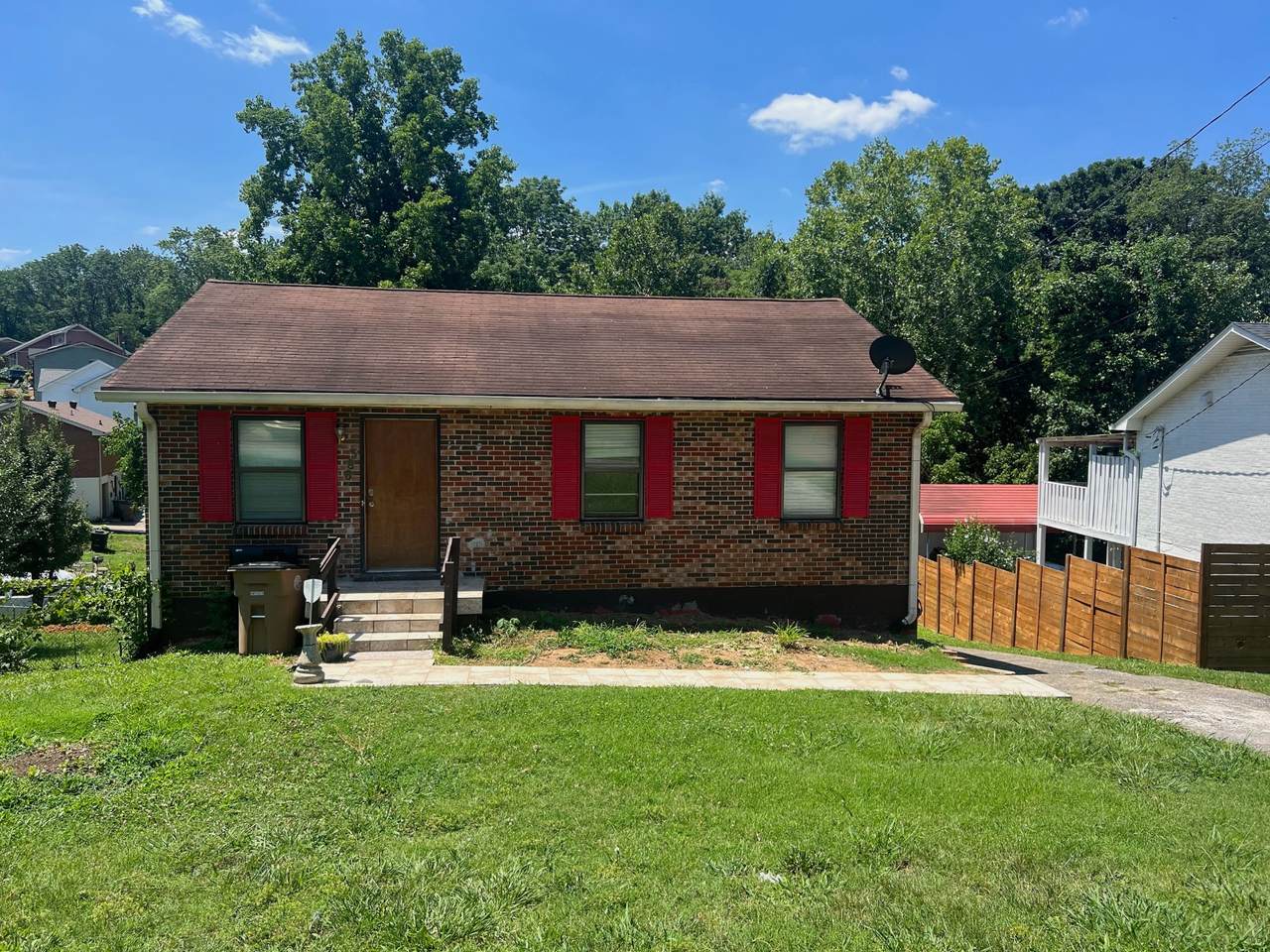 3869 Scotwood Dr - Photo 1
