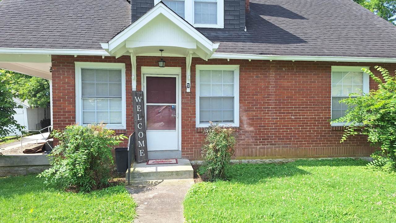 216 Thomas Ter - Photo 1