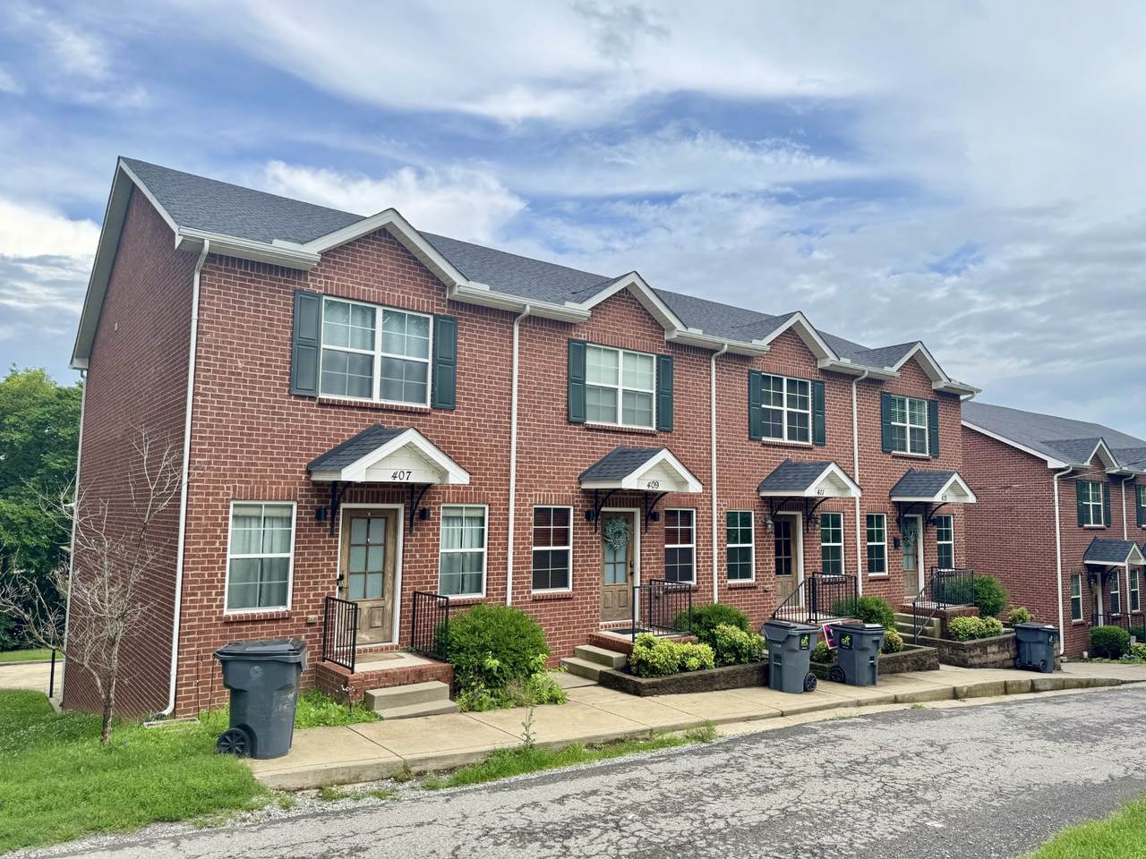 411 Kline Aly - Photo 1
