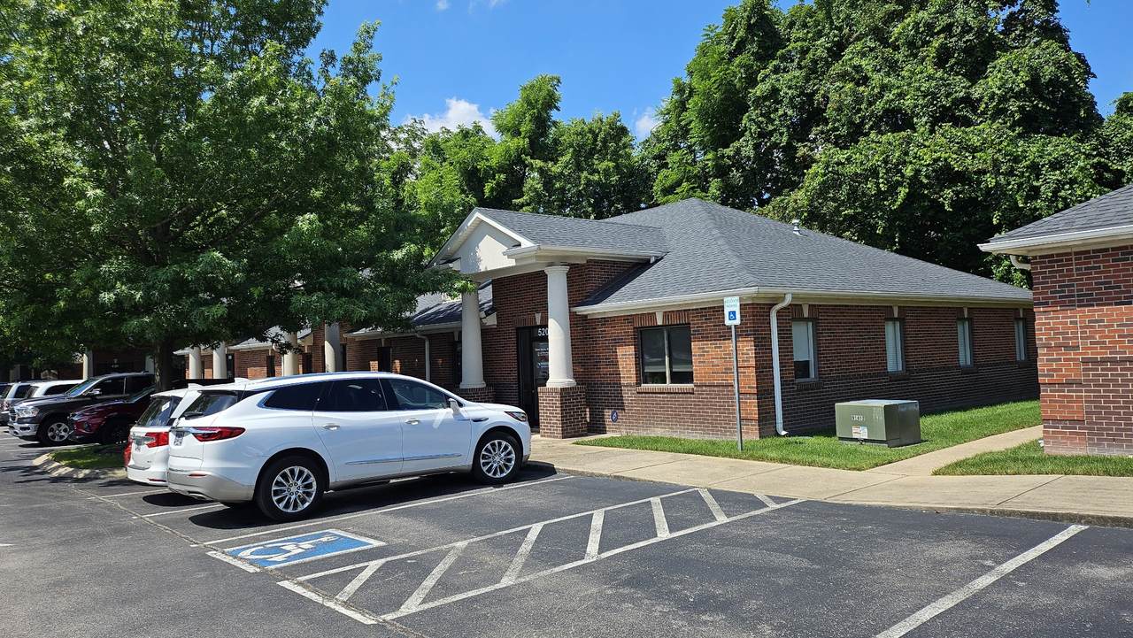 400 Sugartree Lane - Photo 1