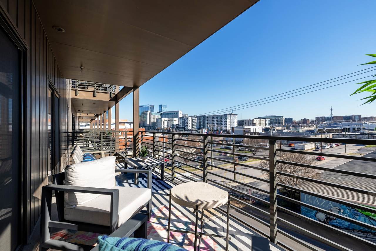 635 7th Ave - Photo 1
