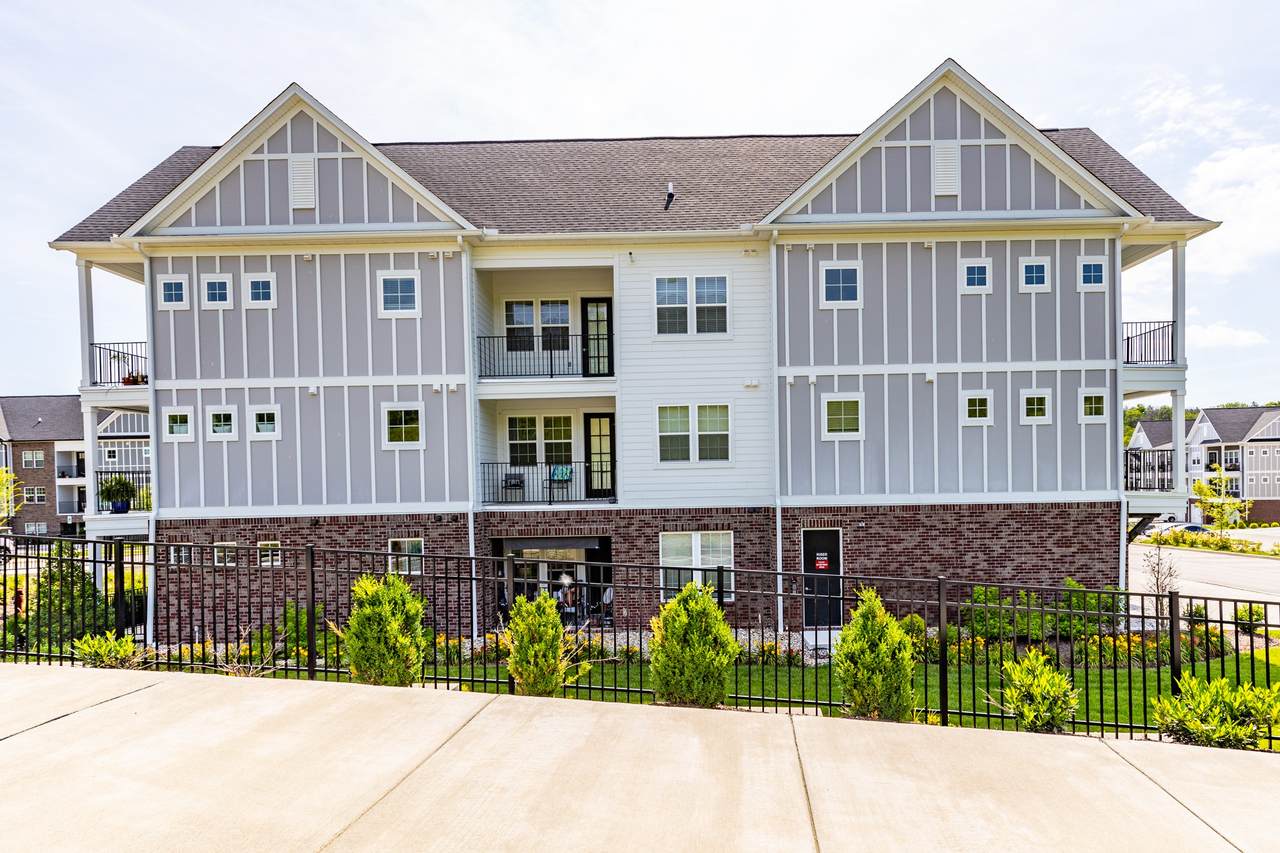 3000 Vintage Green Ln - Photo 1