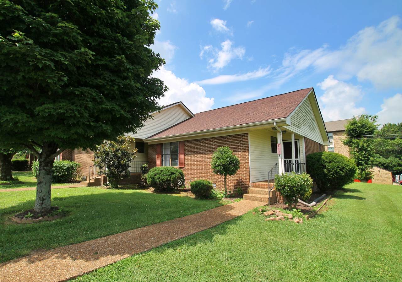 2117 Mockingbird Ln - Photo 1