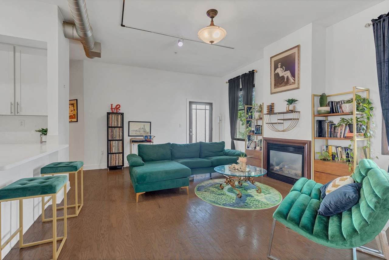 800 Woodland St - Photo 1