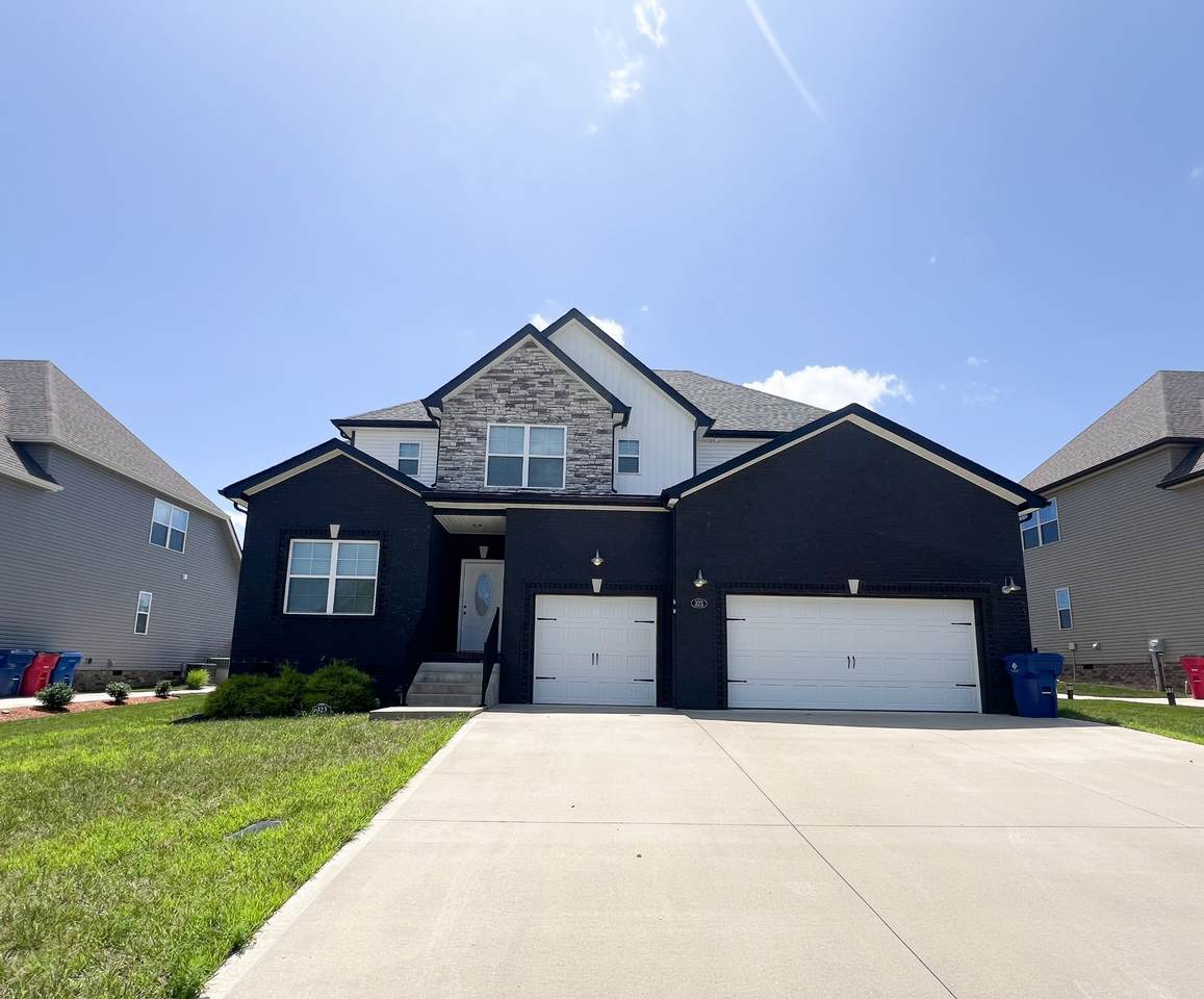 323 Bluebriar Trce - Photo 1