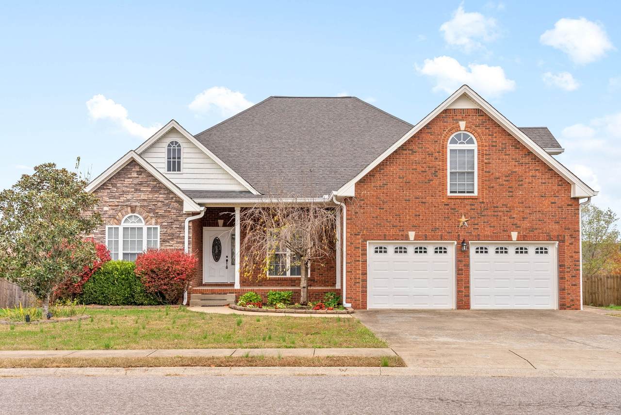 1537 Edgewater Ln - Photo 1