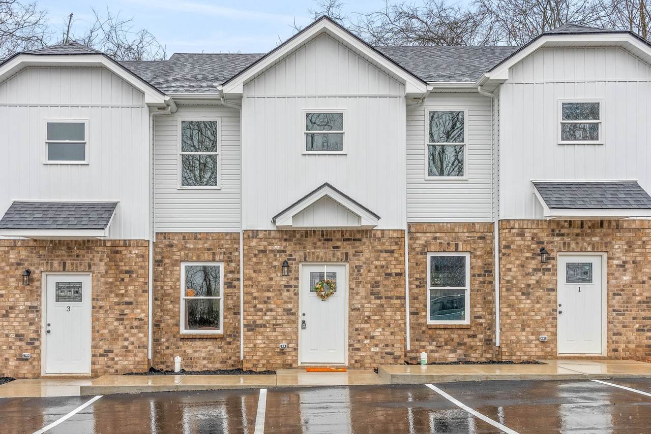 914 Power St - Photo 1