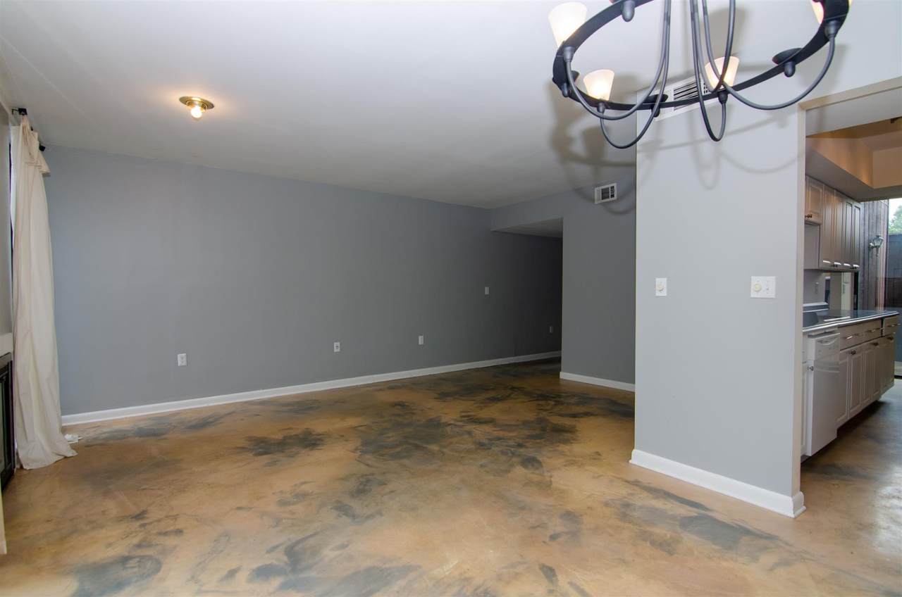https://bt-photos.global.ssl.fastly.net/nashville/orig_boomver_1_RTC2941481-1.jpg