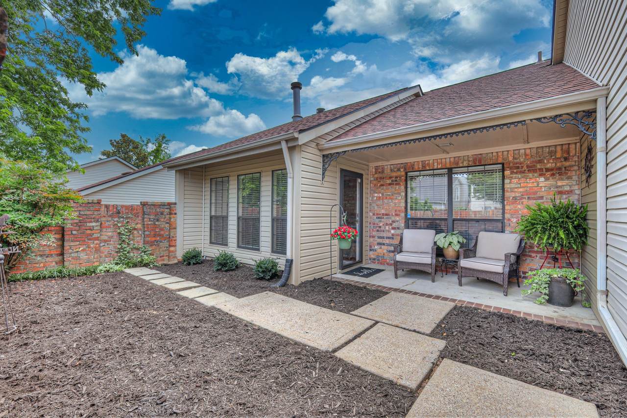 302 Laurel Hill Dr - Photo 1