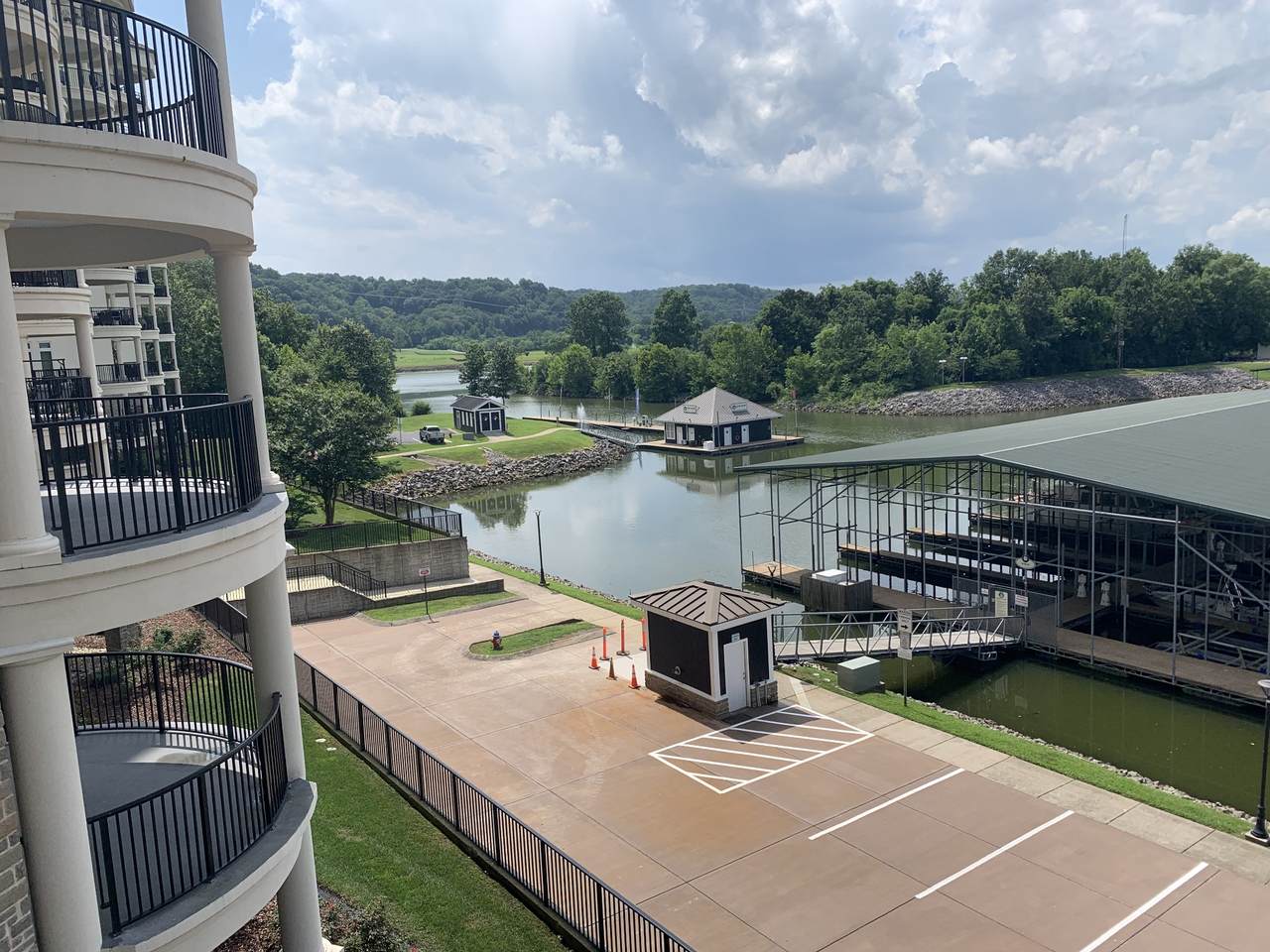 https://bt-photos.global.ssl.fastly.net/nashville/1280_boomver_2_RTC2941763-1.jpg