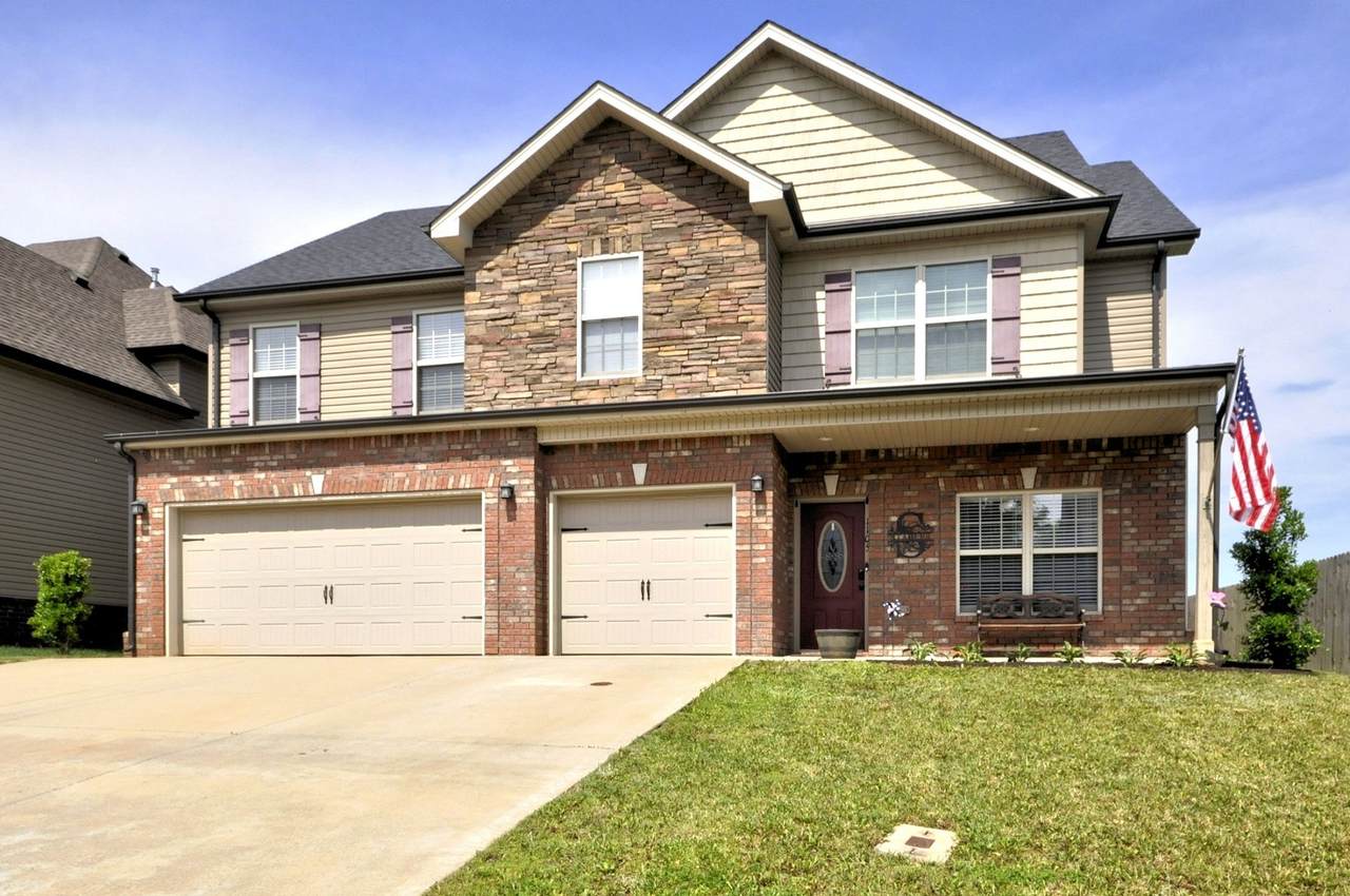 1105 Thrasher Dr - Photo 1