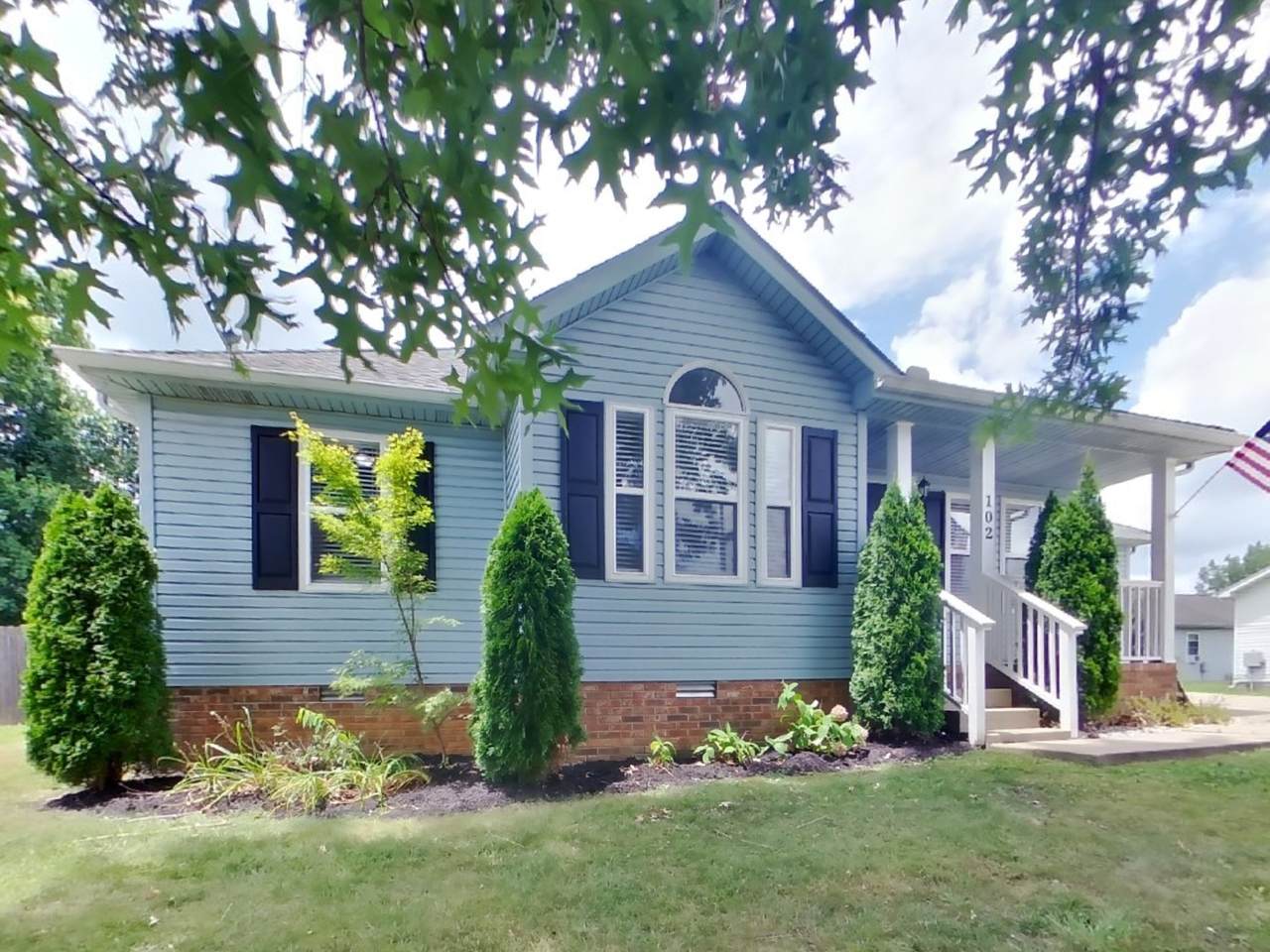 102 Amelia Ct - Photo 1