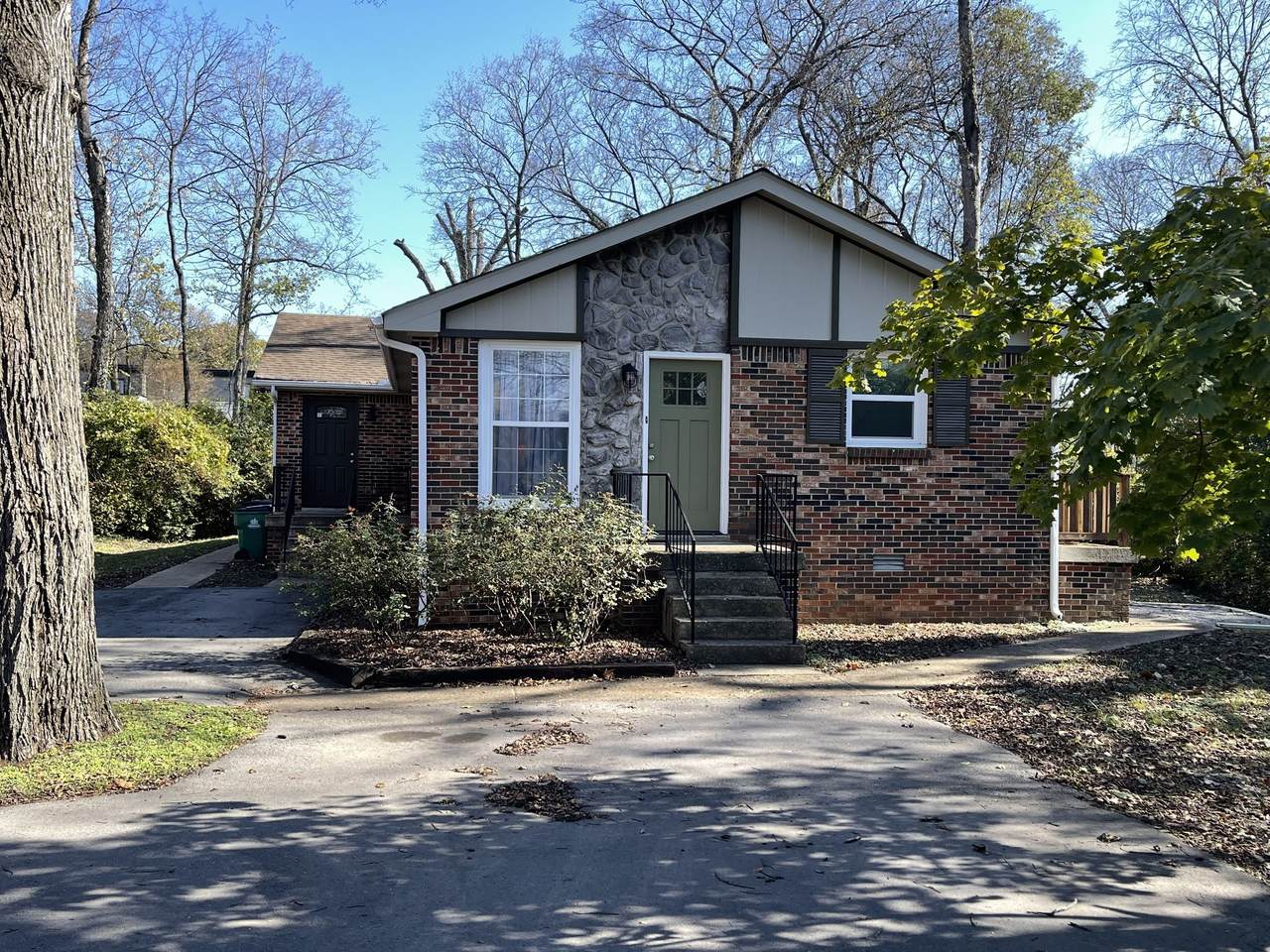 3112 Lealand Ln - Photo 1