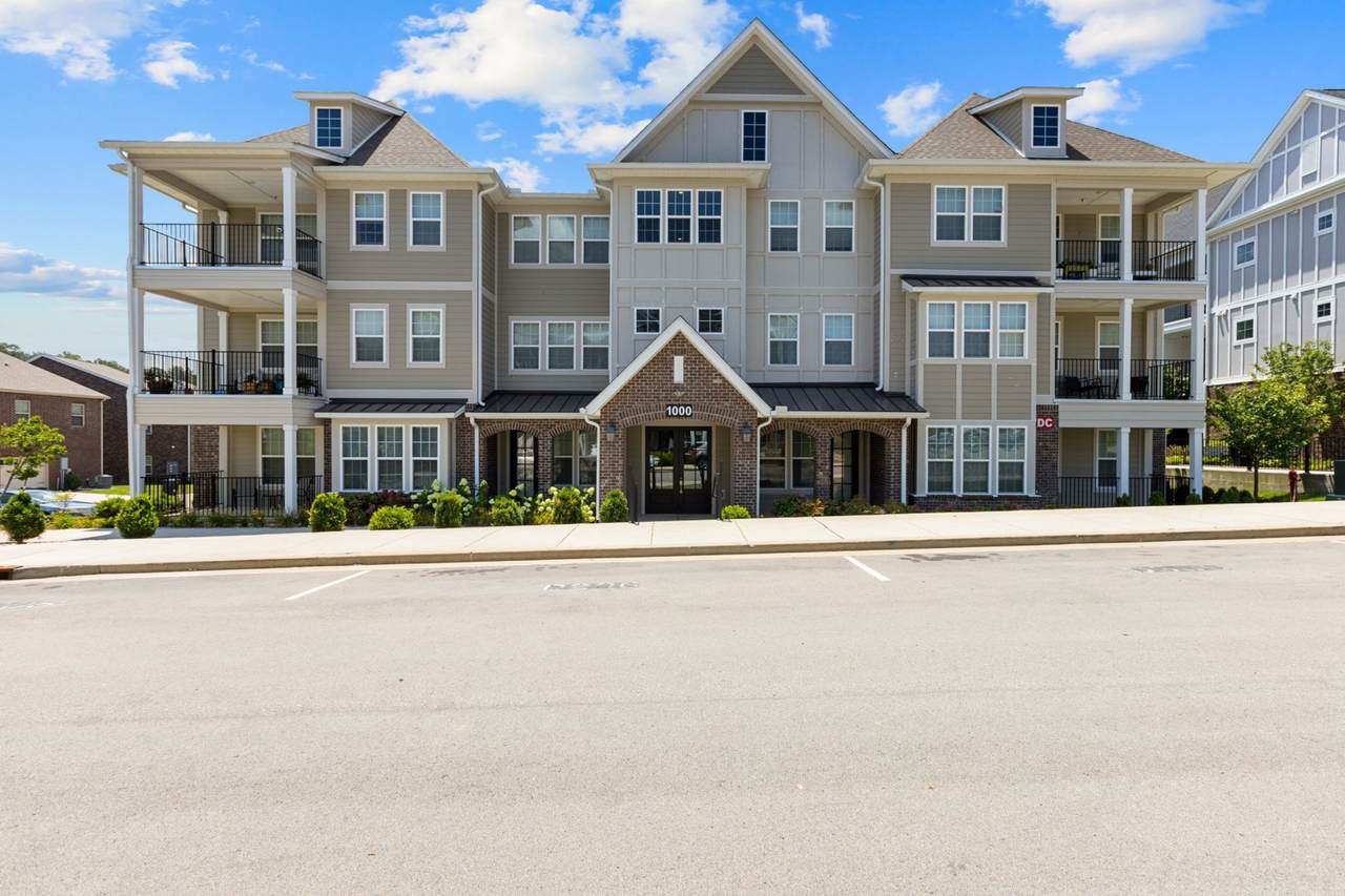 1000 Vintage Green Ln - Photo 1