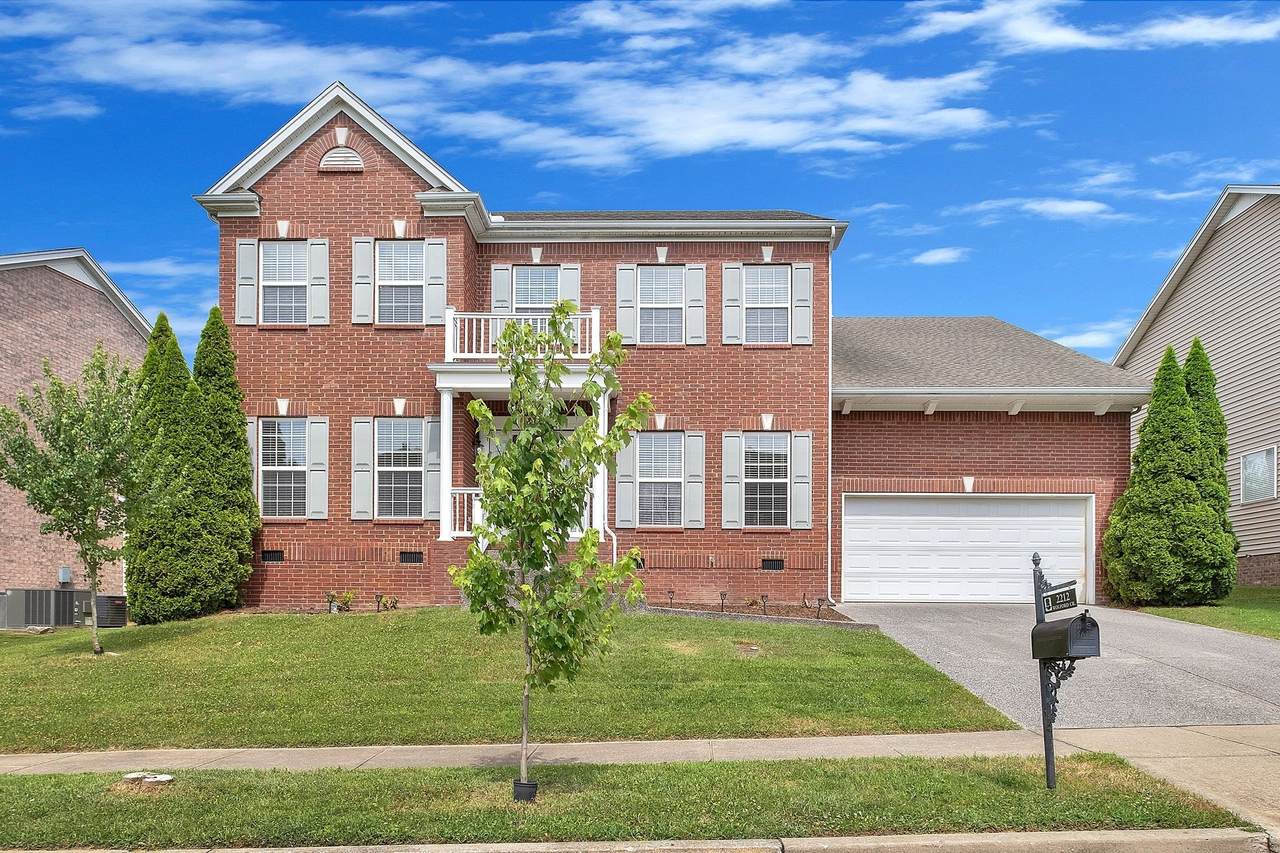 2212 Wolford Cir - Photo 1