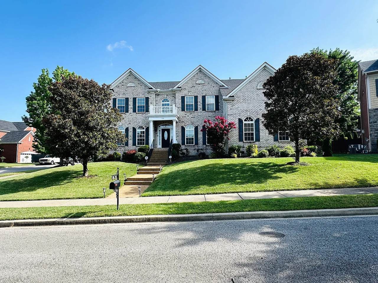 1100 Lyon Ct - Photo 1