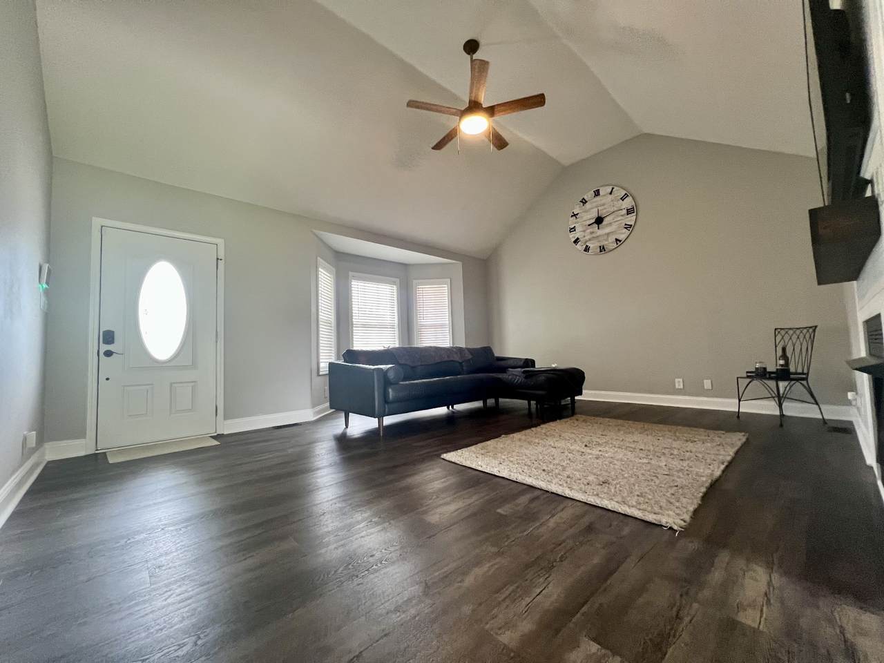 https://bt-photos.global.ssl.fastly.net/nashville/1280_boomver_1_RTC2943211-1.jpg