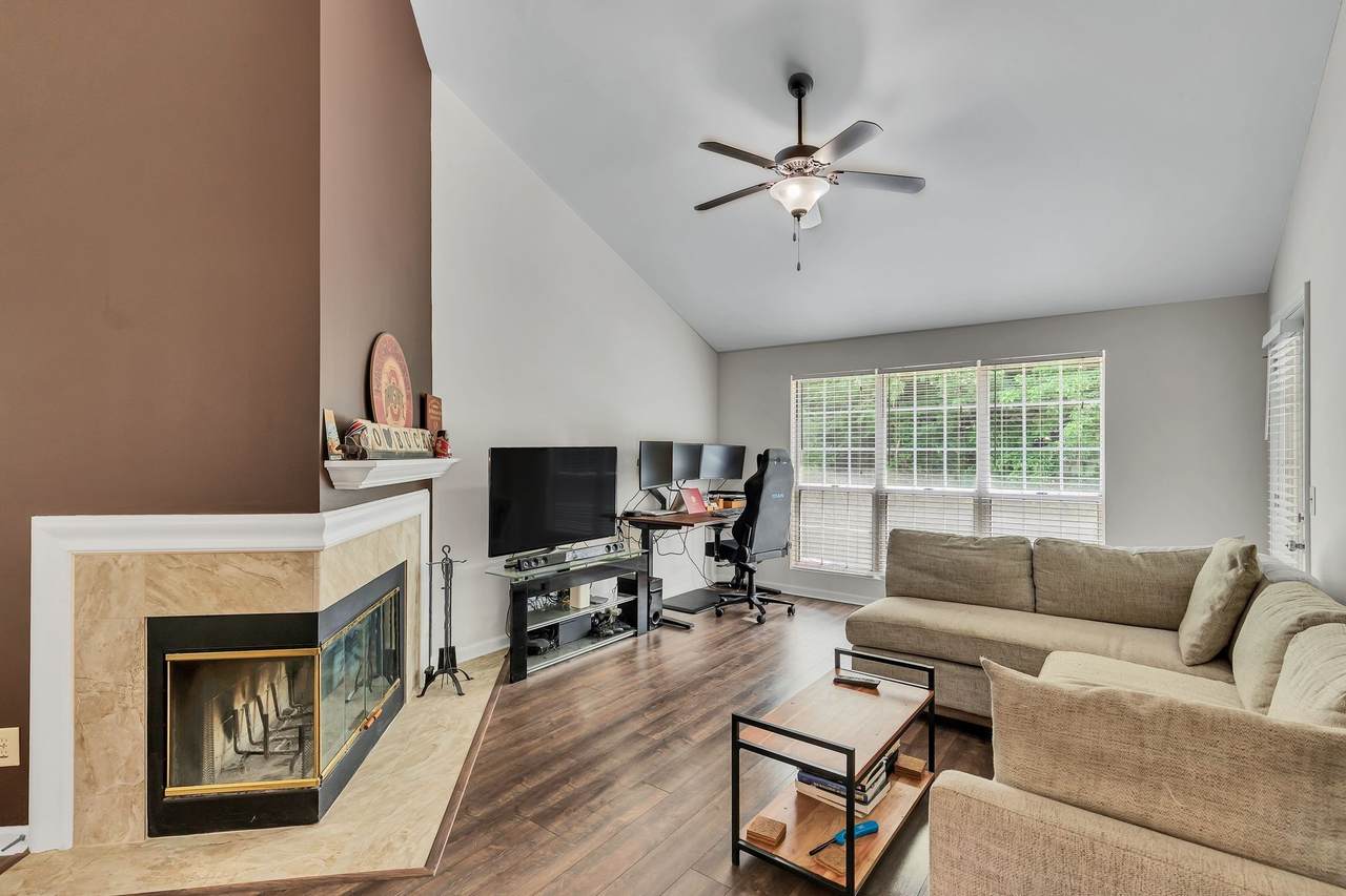 212 Post Creek Rd - Photo 1