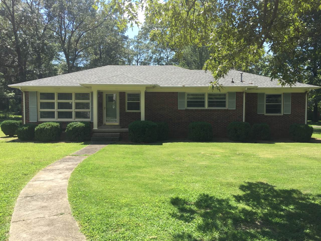 711 Forrest Dr - Photo 1