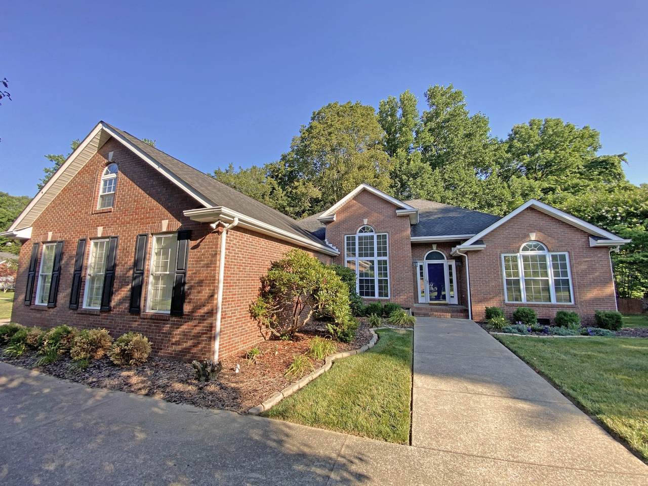 https://bt-photos.global.ssl.fastly.net/nashville/1280_boomver_1_RTC2943643-1.jpg