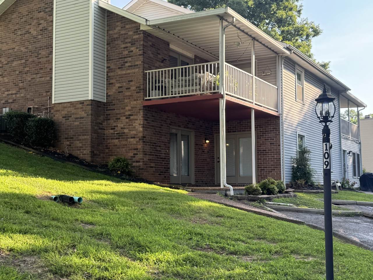 109 Village Cir - Photo 1
