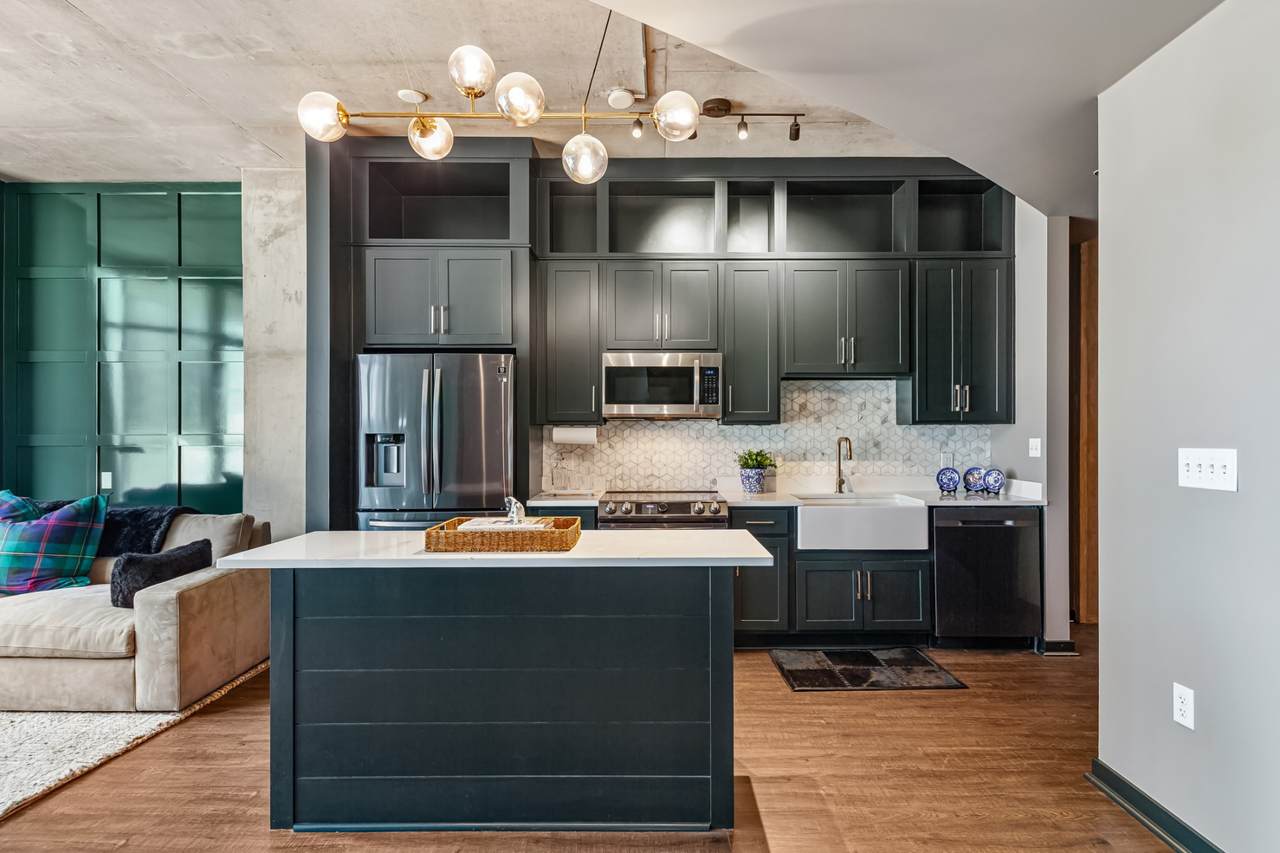 600 12th Ave - Photo 1