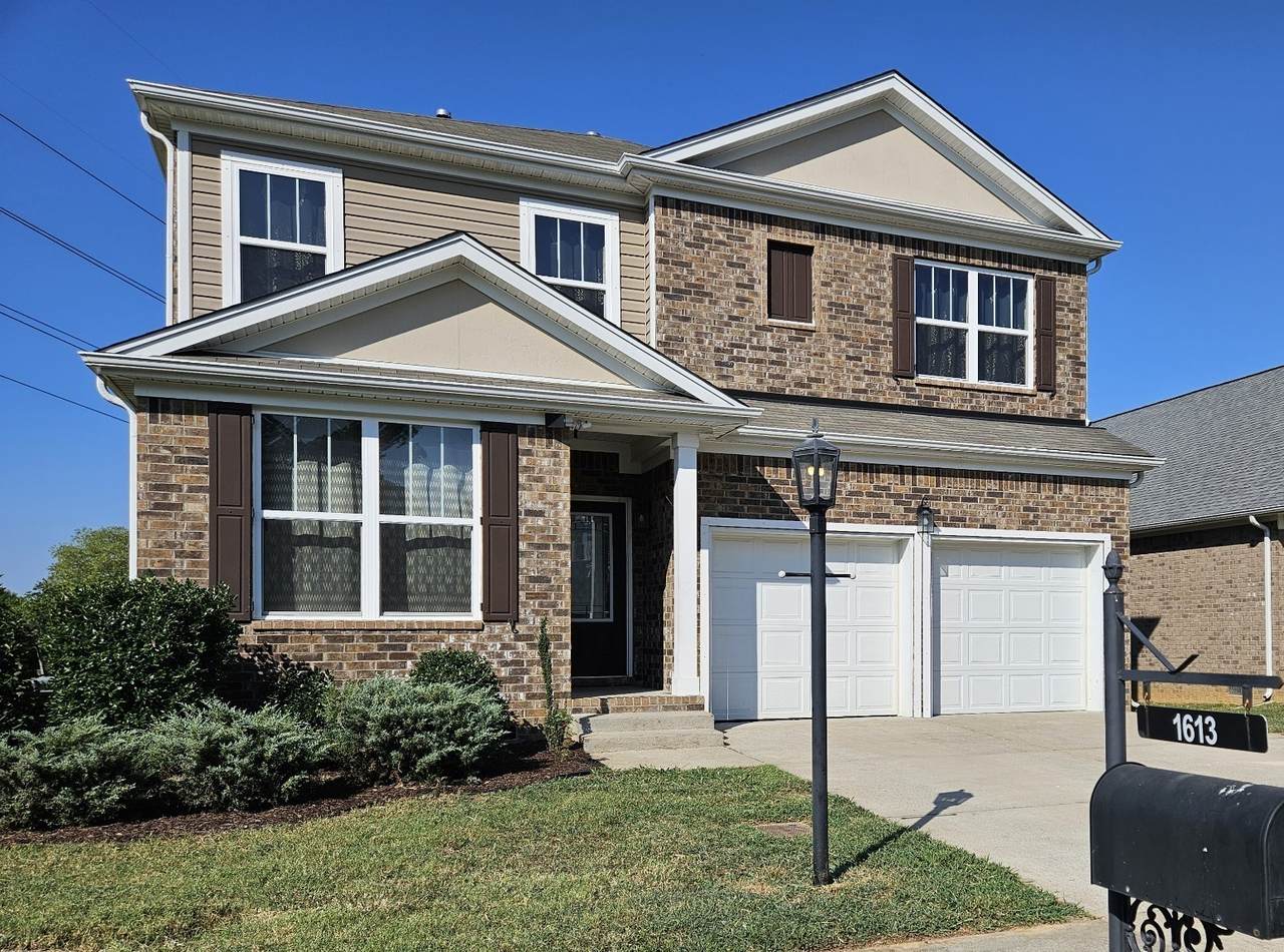 1613 Robindale Dr - Photo 1